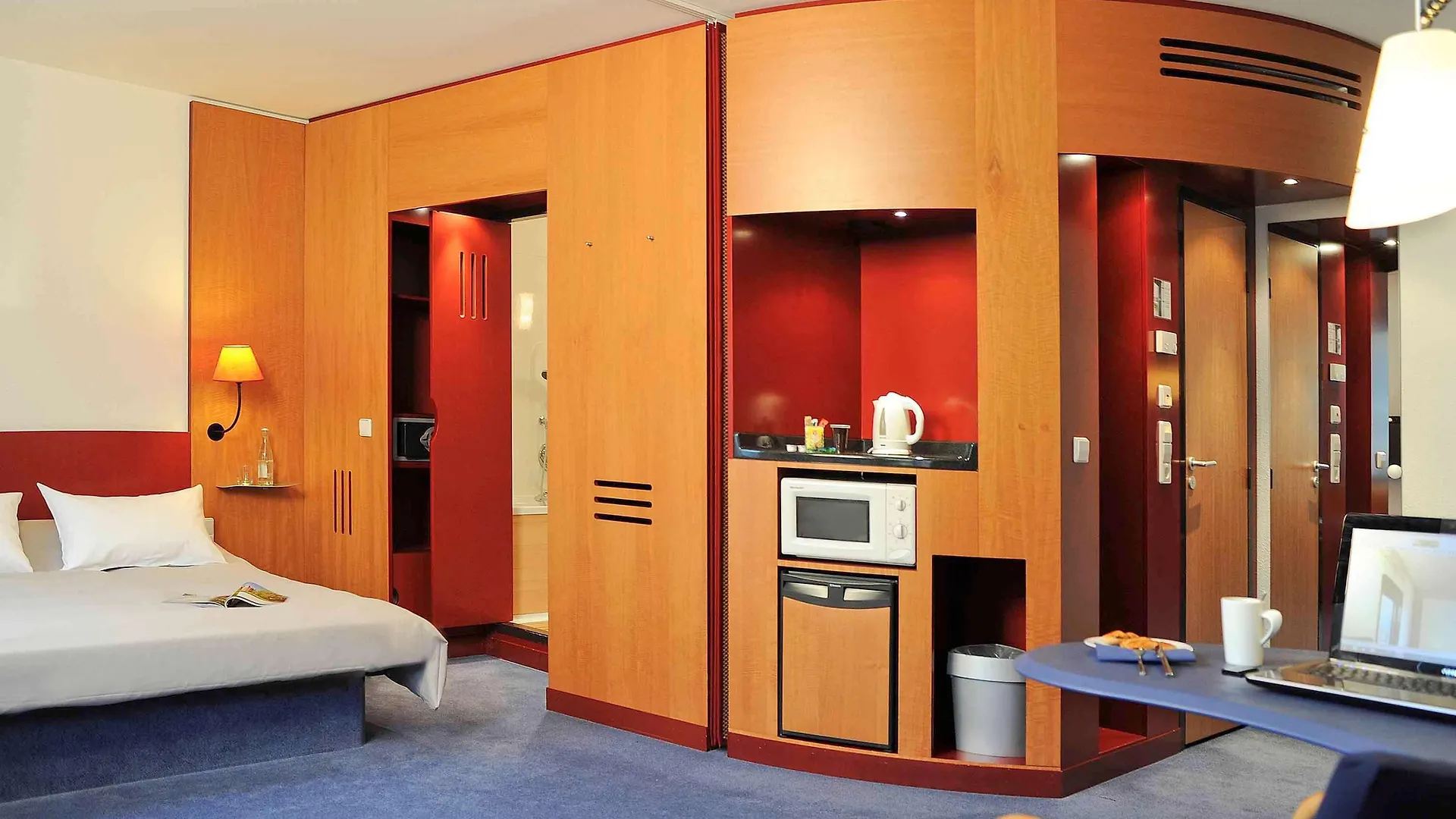 Novotel Suites Muenchen Parkstadt Schwabing 4*, München Németország