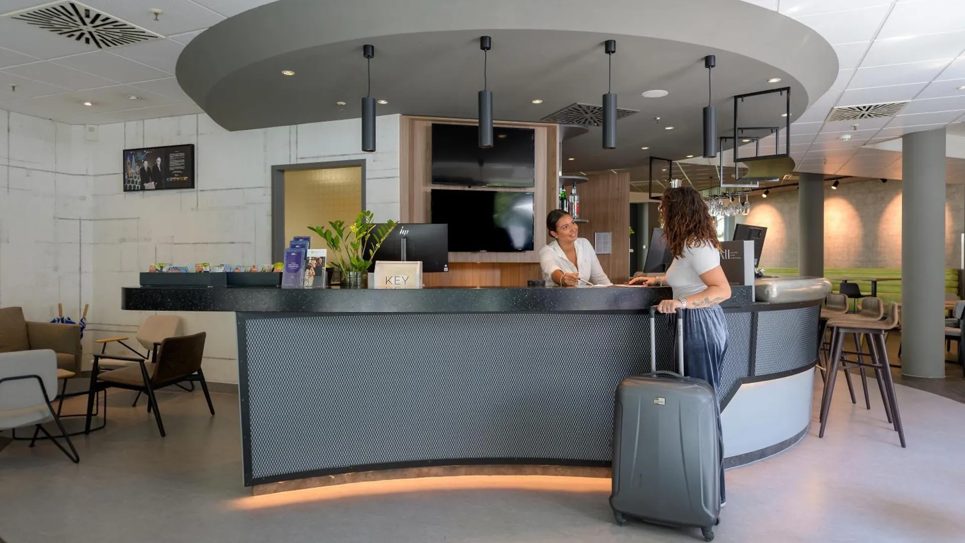 Novotel Suites Muenchen Parkstadt Schwabing 4*, München Németország