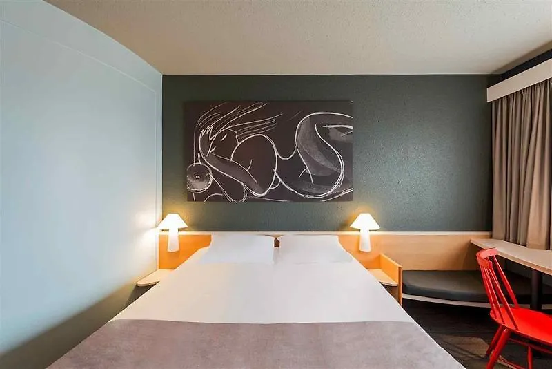 Отель Novotel Suites Muenchen Parkstadt Schwabing
