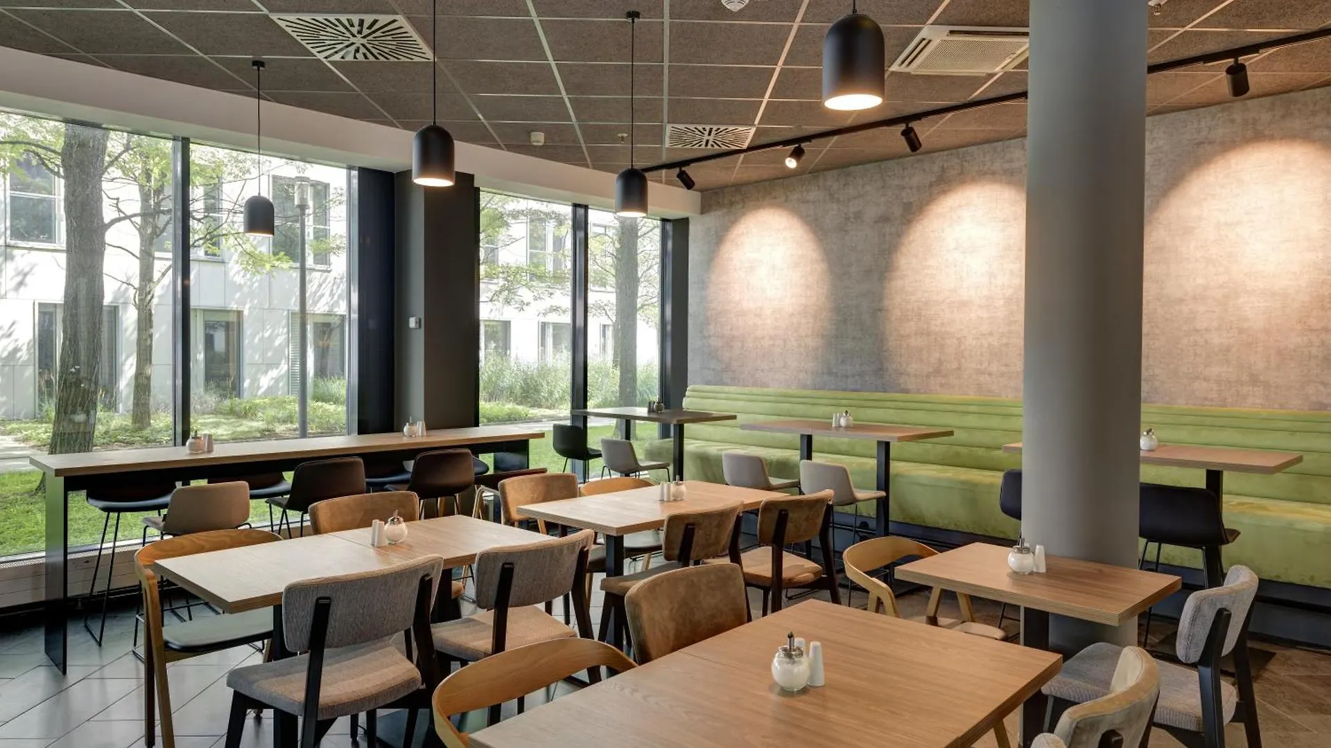 Отель Novotel Suites Muenchen Parkstadt Schwabing