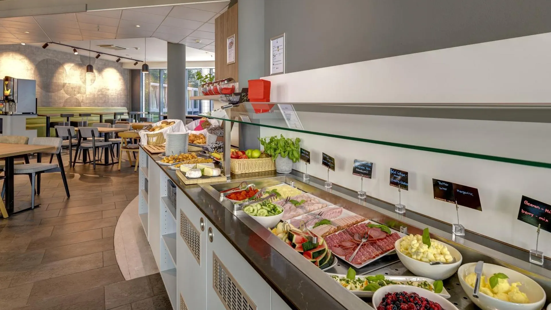 **** Отель Novotel Suites Muenchen Parkstadt Schwabing Германия