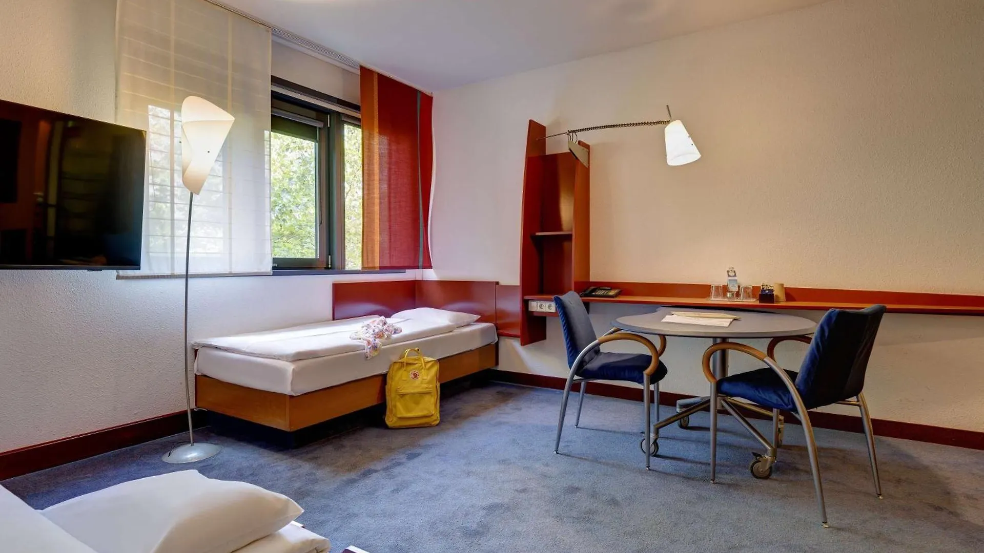 Novotel Suites Muenchen Parkstadt Schwabing 4*, Мюнхен