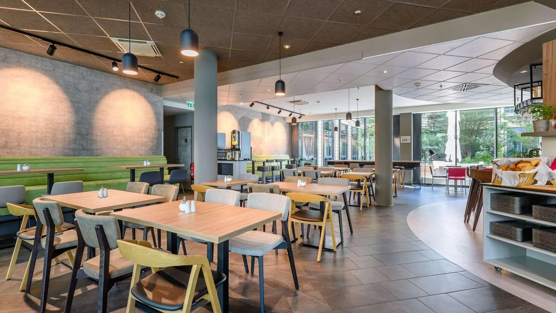 Novotel Suites Muenchen Parkstadt Schwabing 4*, Munich